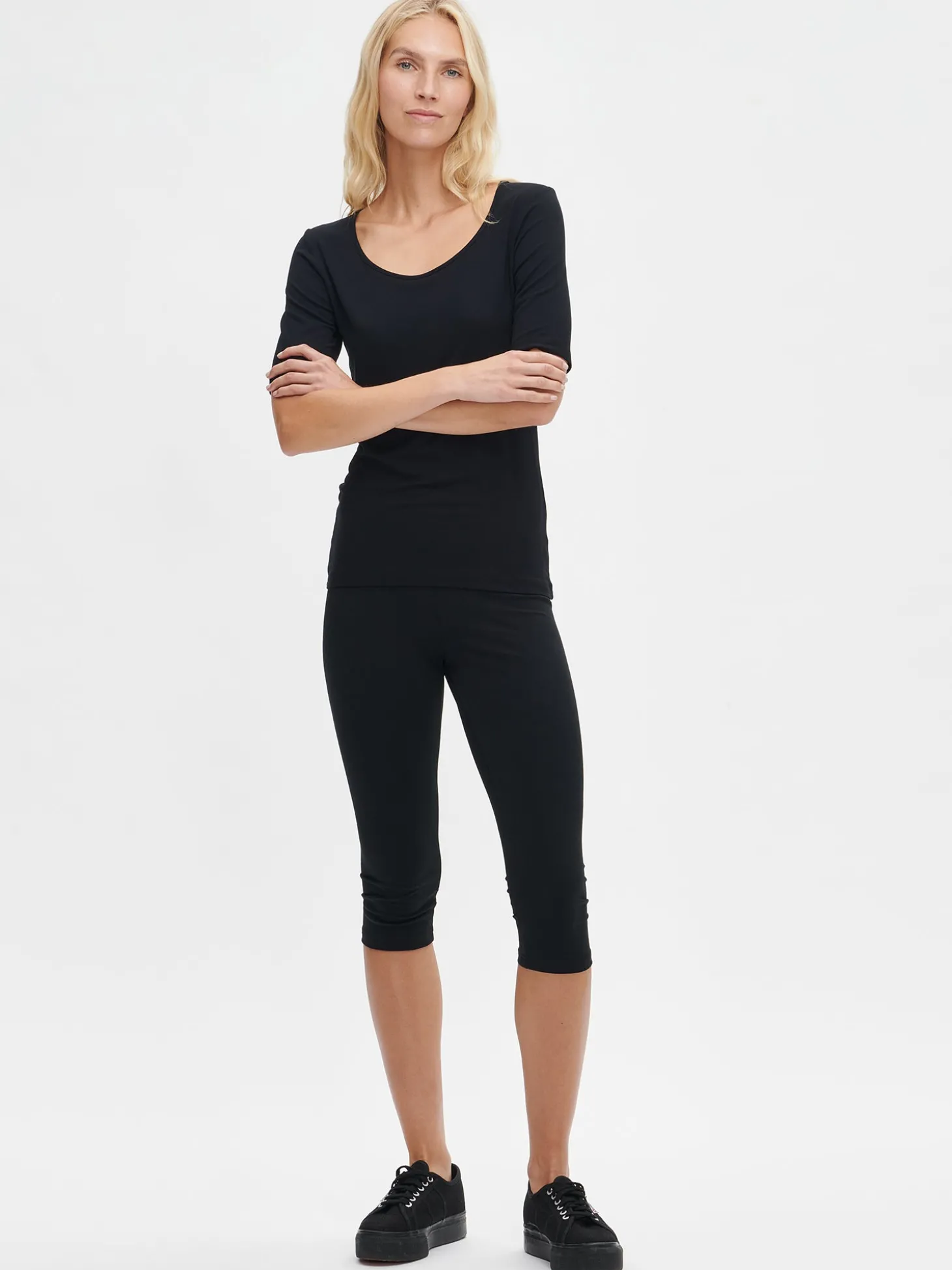 BASIC 3/4-leggingsit - musta