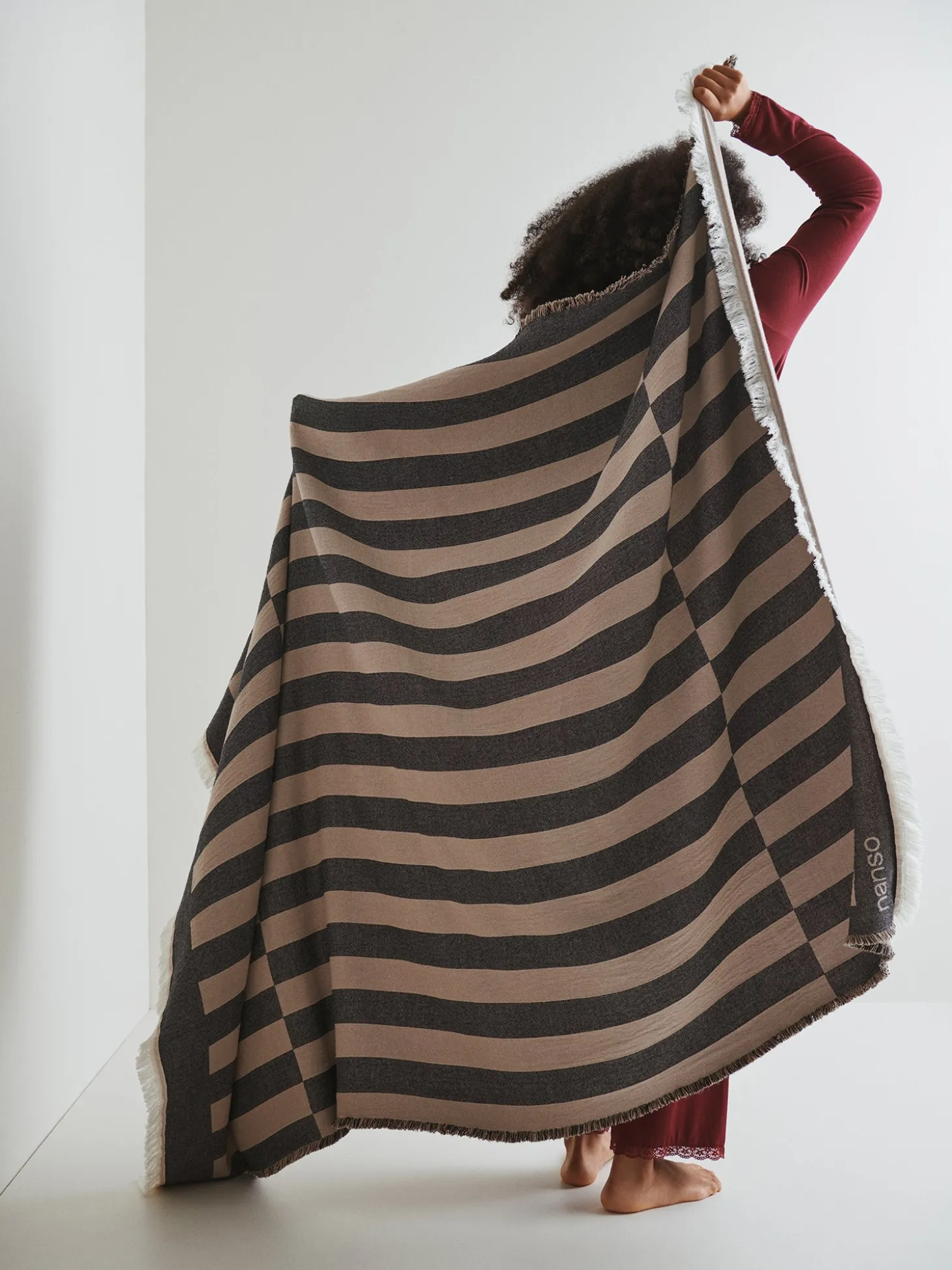 TIE torkkupeitto - musta-beige